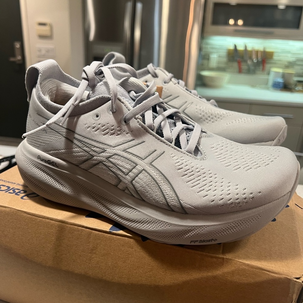 ASICS Gel Nimbus Sneakers